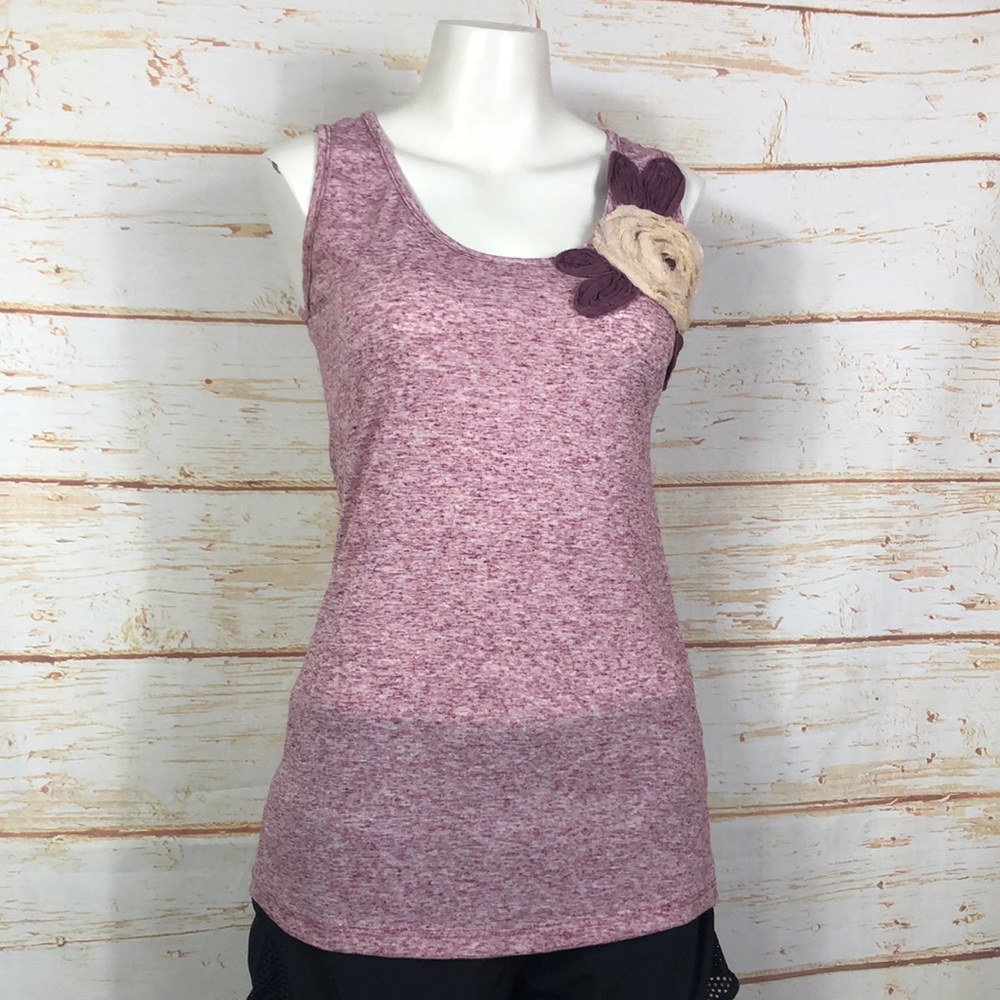 B1 - Pretty Good floral accent tank, sz M